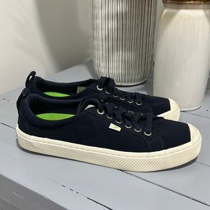 Cariuma sneaker